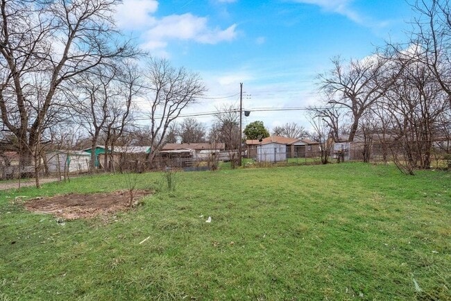 Building Photo - 3864 Castle Hills Dr