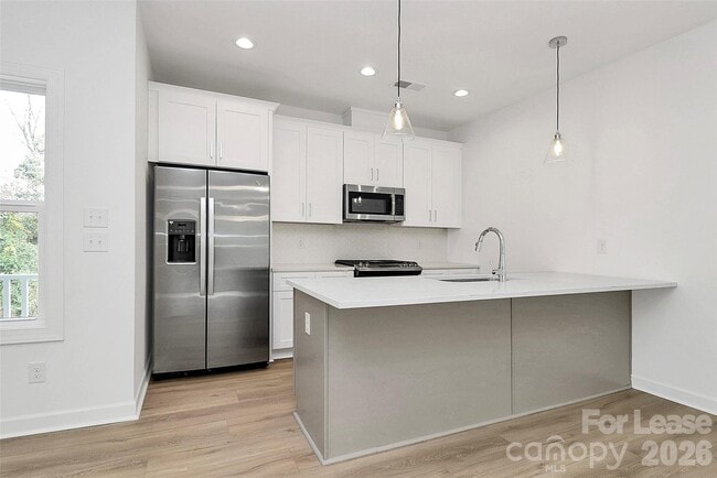 Building Photo - 3956 Hager Dr