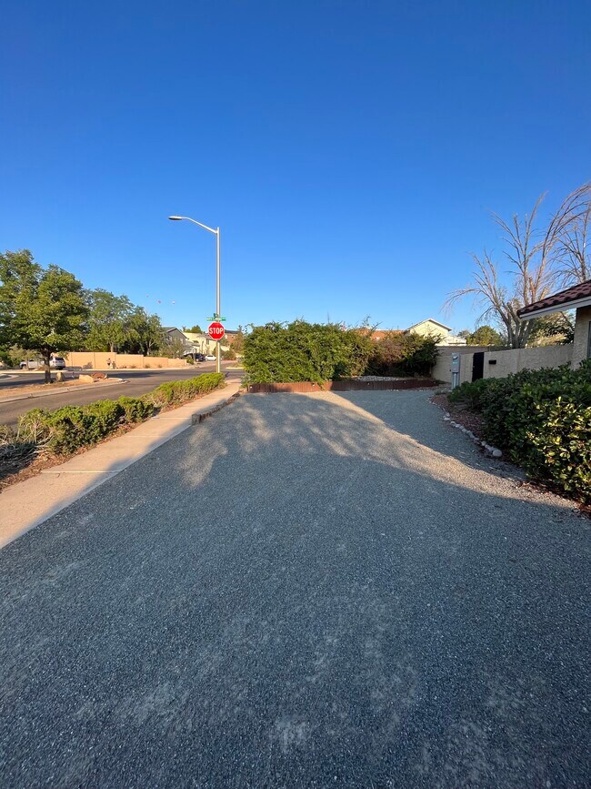 Building Photo - 4313-4312 Condesa Dr NW