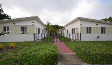 Building Photo - 690 NE 85th St