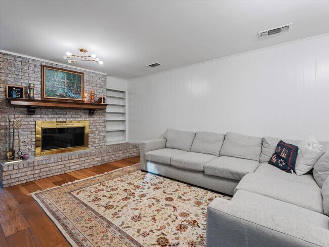 Building Photo - 1312 Oak Glen Trail