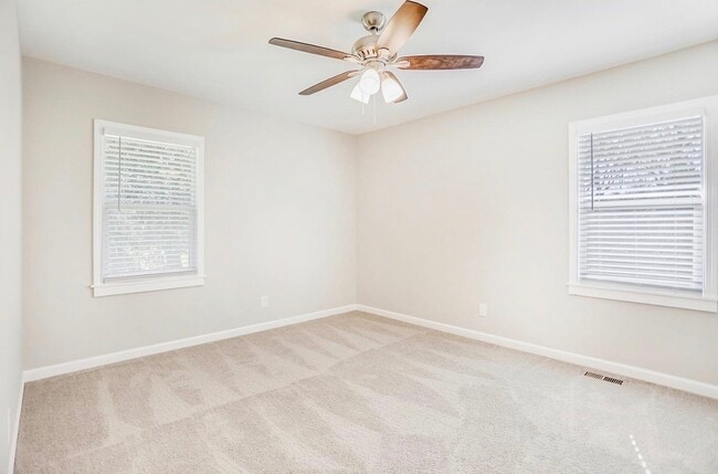 Building Photo - 3068 Rollingwood Ln SE