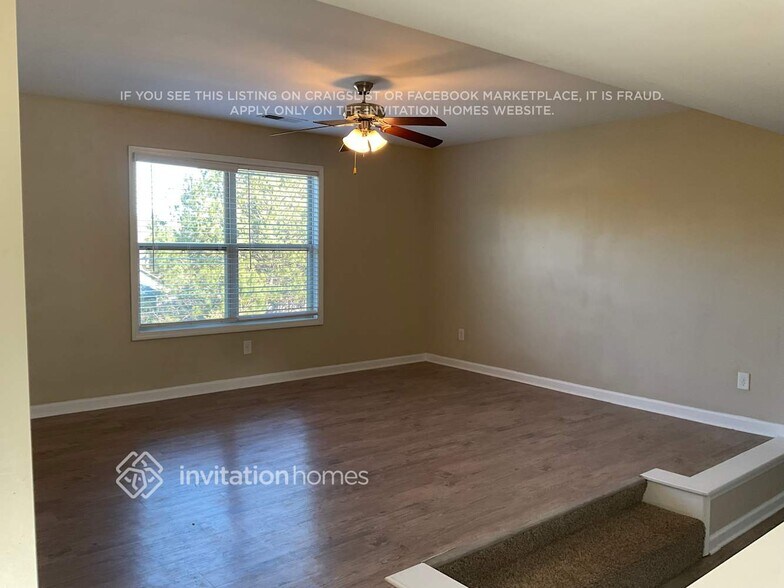 Building Photo - 1646 Rolling View Way SE