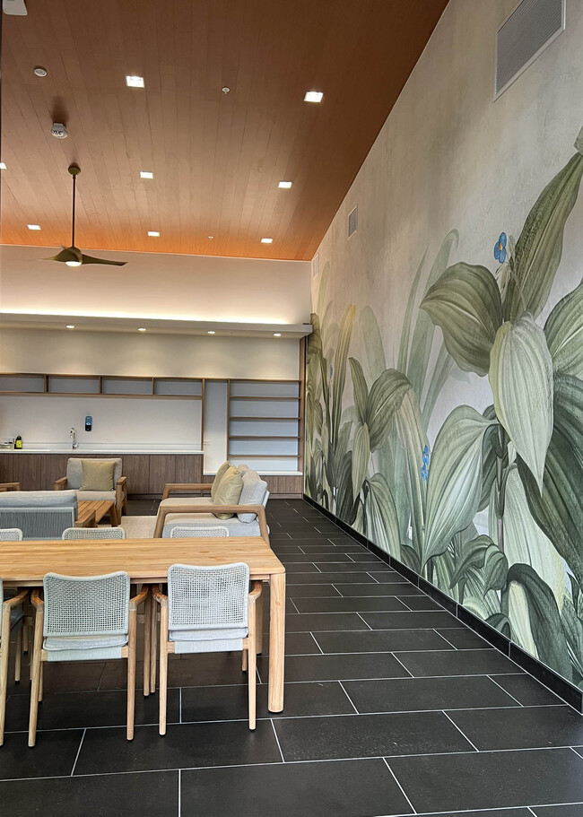 Building Photo - 1500 Rycroft St