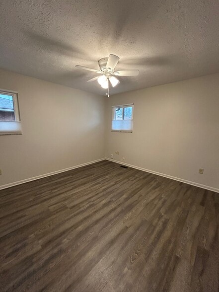 Ceiling fans - 914 Weston Ct