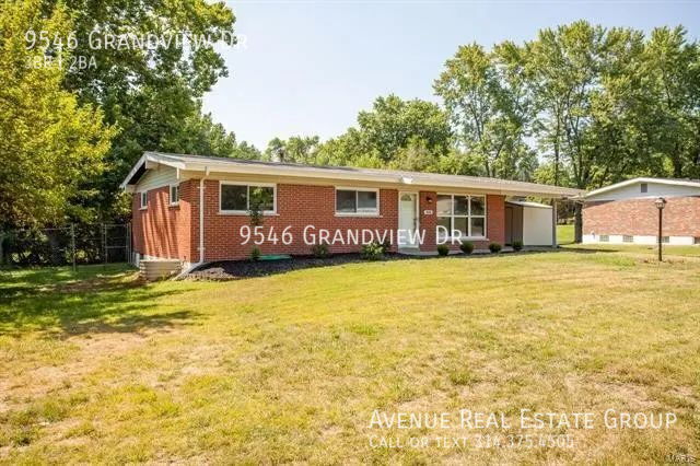 Building Photo - 9546 Grandview Dr