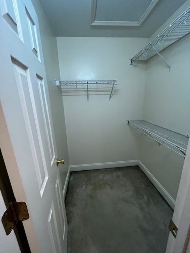 Building Photo - Move in Special: Half of first months rent: 2 Bedroom 2.5 bath townhome for rent