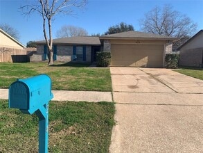Building Photo - 214 Maple Leaf Dr