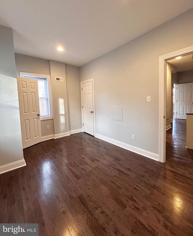 Building Photo - 157 E Duval St