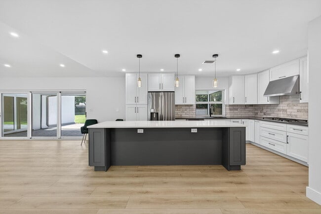 Building Photo - 280 Sulky Way
