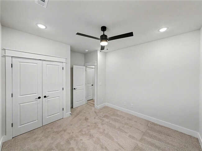 Building Photo - 7842 Scenic Vly Ave