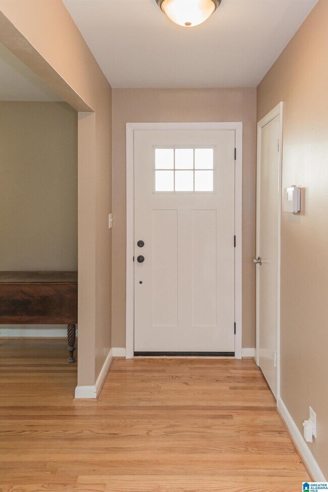 Building Photo - 615 Broadway St