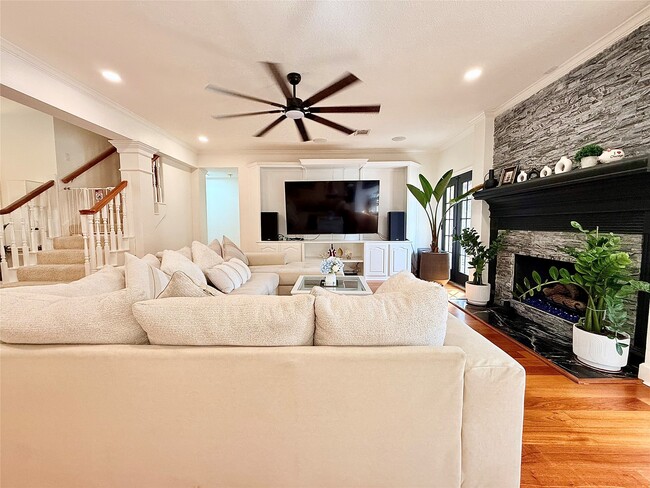 Building Photo - 16002 Garden Hill Ln