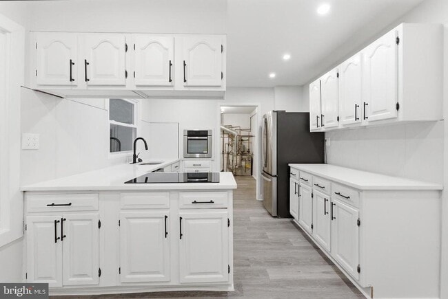 Building Photo - 27 Parkside Cir