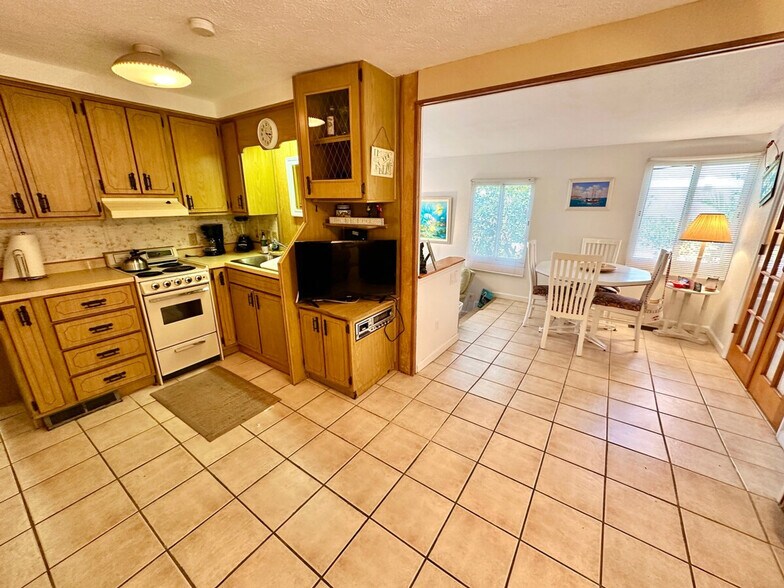Building Photo - 2085 Nettles Blvd