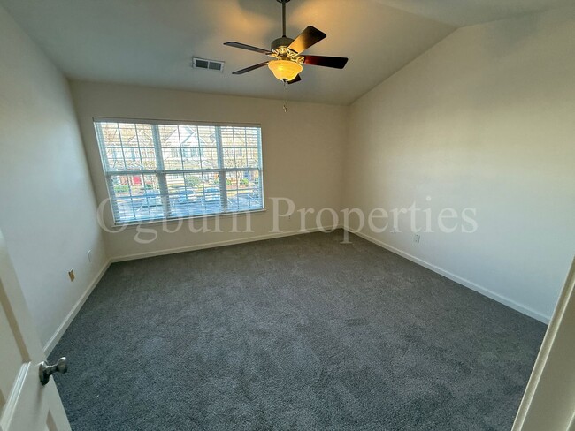 Building Photo - 2528 Halle Ann Cir