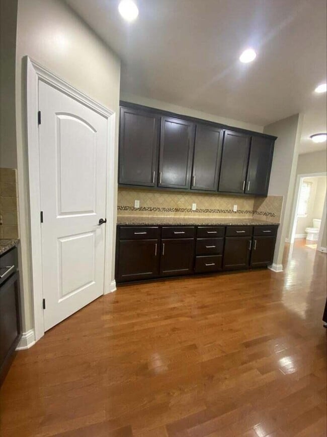 Building Photo - 6026 Heather Bluff Dr