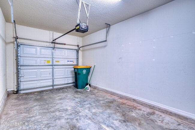 Building Photo - 7019 Coldwater Dr