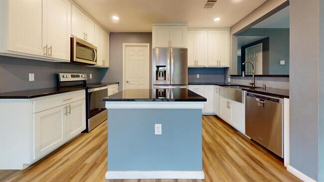 Building Photo - 1308 Casa Blanca Cove