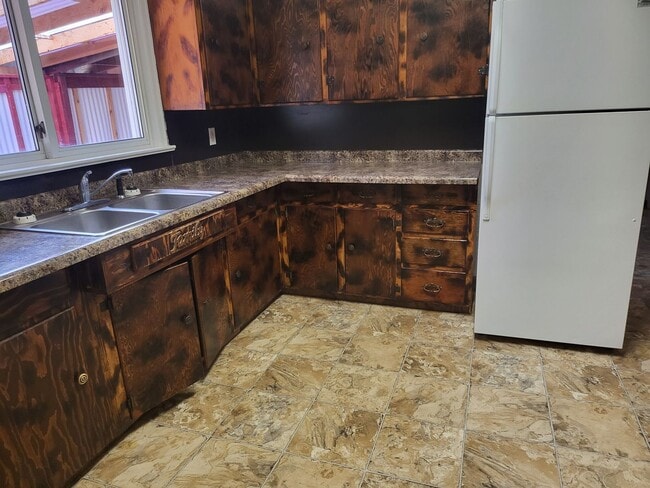 Building Photo - Home in Riverton