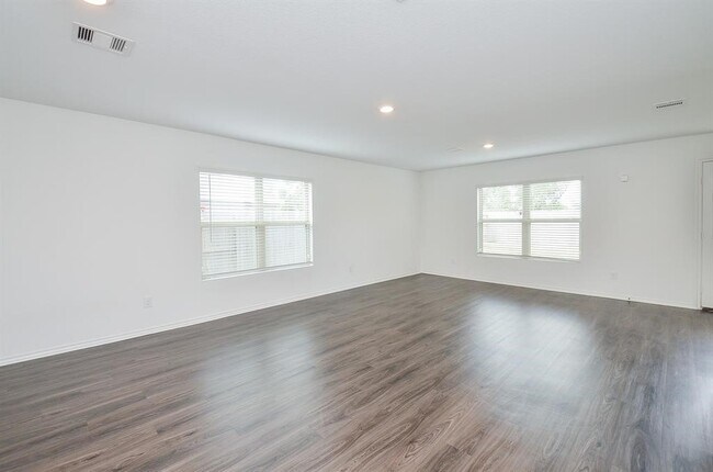 Building Photo - 5434 Logan Dale Dr