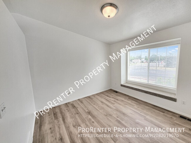 Building Photo - 4409 900 W