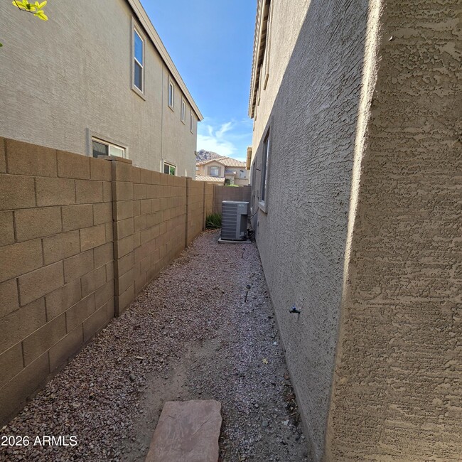 Building Photo - 2709 W Redwood Ln