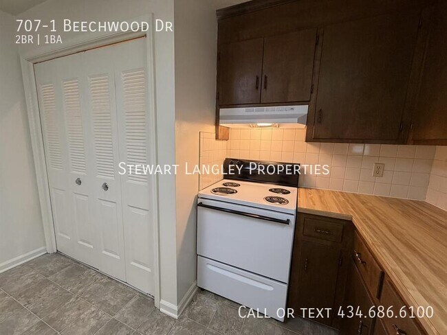 Building Photo - 707 Beechwood Dr