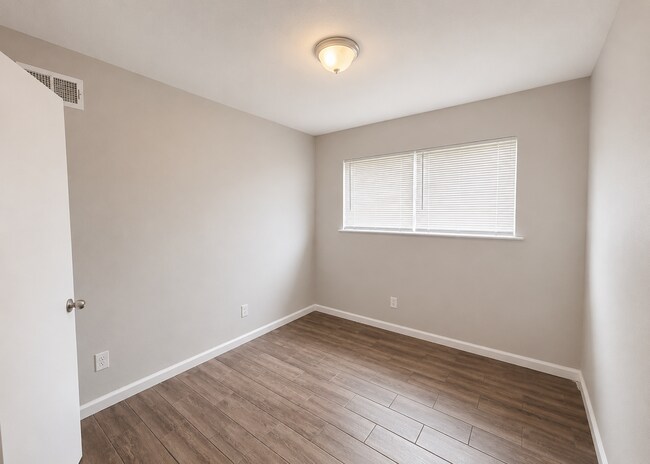 Building Photo - Charming 4BR-1BA Home! MOVE-IN SPECIAL + FREE 50" SMART TV!