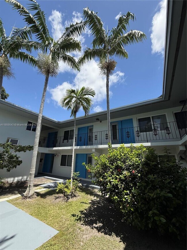 Building Photo - 7441 SW 59th Pl