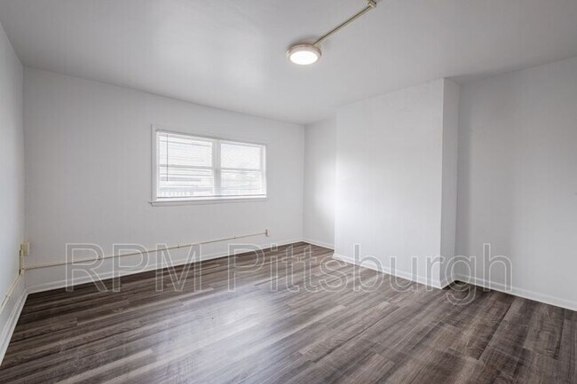 Building Photo - 1228 Washington Pike
