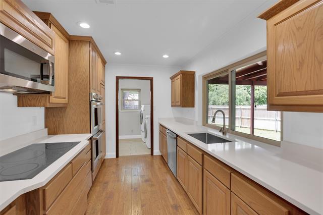 Building Photo - 549 Shadowcrest Ln