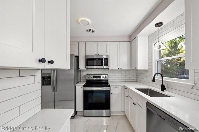 Building Photo - 2614 Essex St