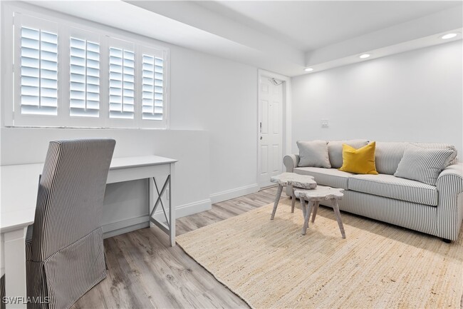 Building Photo - 1100 8th Ave S