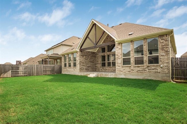 Building Photo - 728 Landing Ln