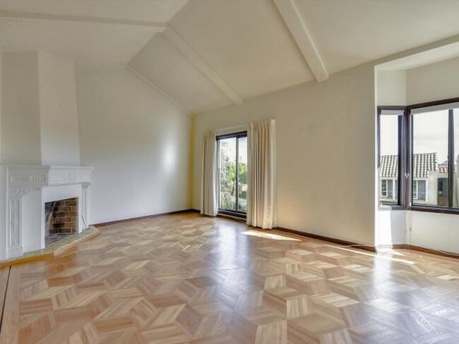 Building Photo - 3 bedroom in San Francisco CA 94118