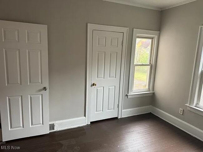 Building Photo - 12818 Beachwood Ave