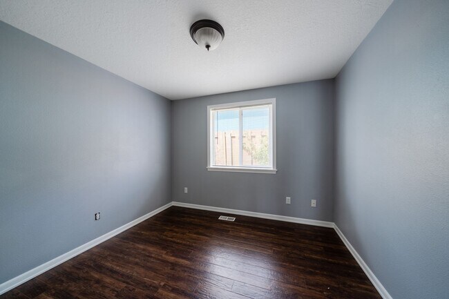 Building Photo - 14046 SE Summerfield Loop