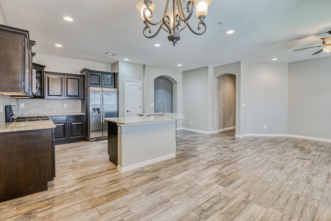 Building Photo - Beautiful East side House in Ventanas Subdivision