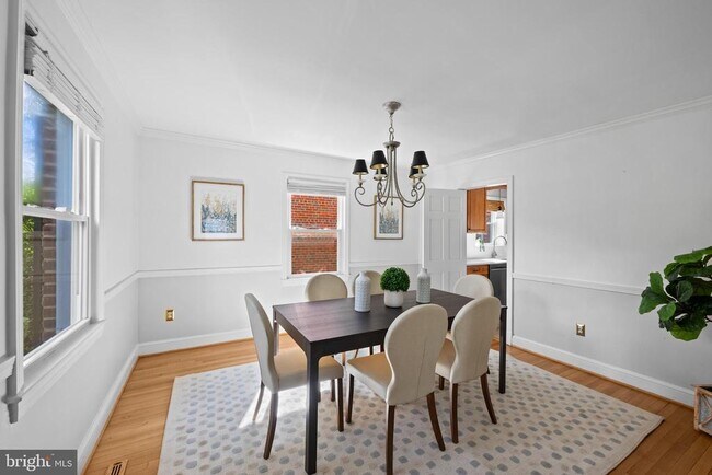 Building Photo - 4714 Upton St NW