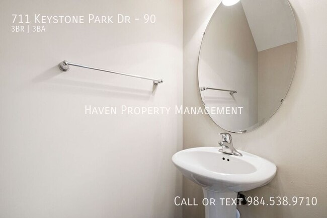 Building Photo - 711 Keystone Park Dr