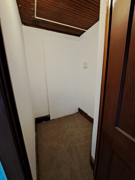 Building Photo - 260 W State St