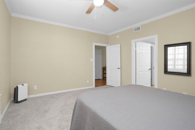 Building Photo - 2700 Revere St