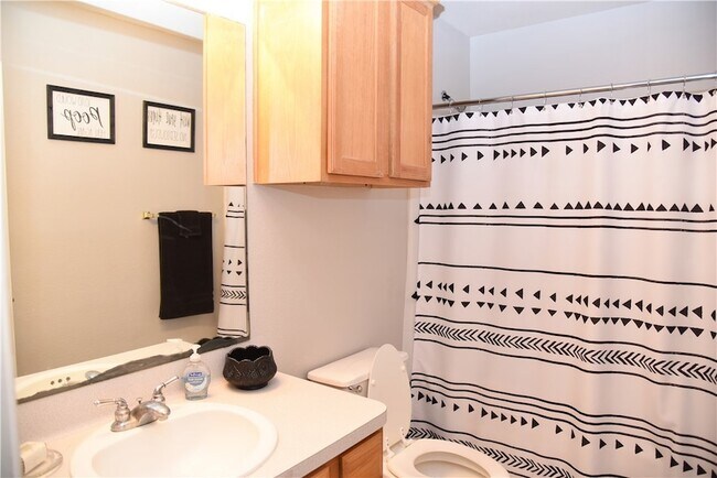 Building Photo - 3815 Oldenburg Ln