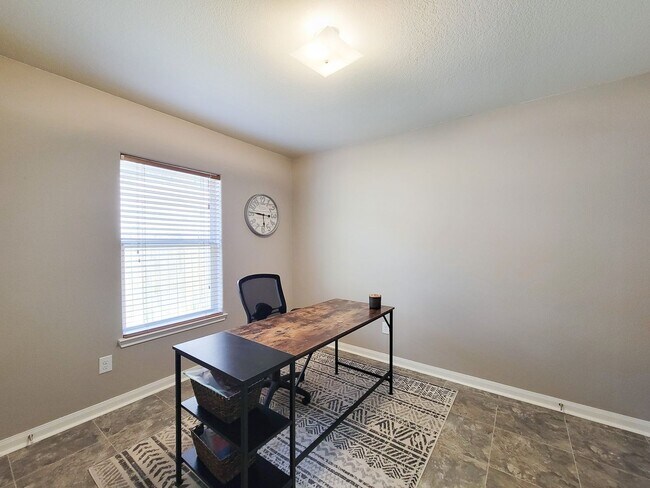 Building Photo - BEAUTIFUL LARGE 1 STORY 3 BEDROOM 2 BATH H...