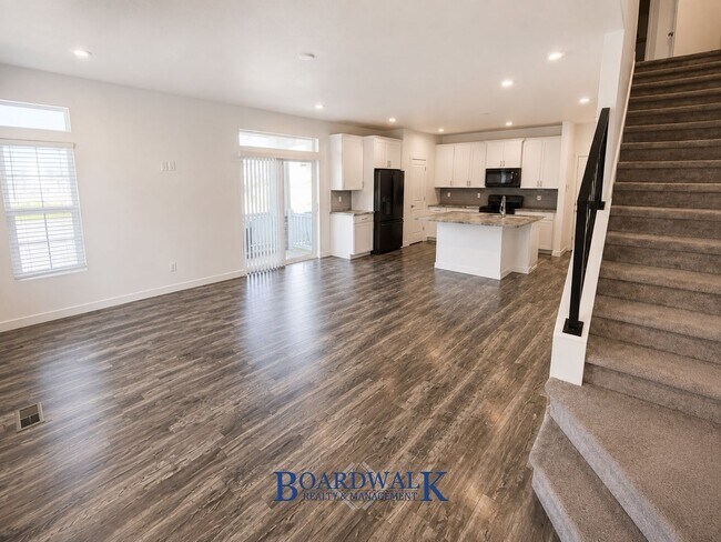 Building Photo - 5623 Coastal Ridge Ln