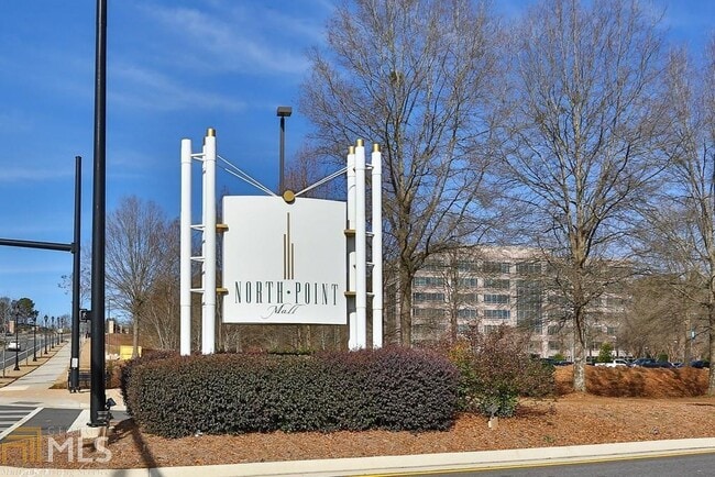 Building Photo - 10120 Windalier Way