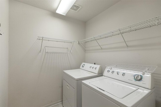 Building Photo - 25315 Sierra Woods Ln