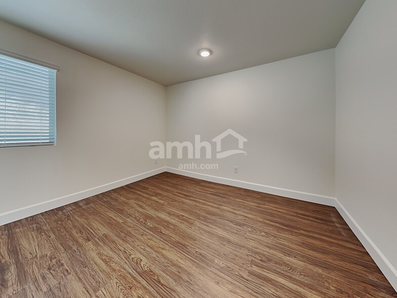 Building Photo - 6106 Theodore St