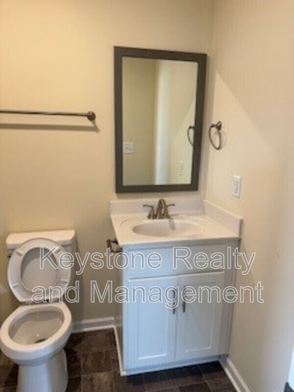 Building Photo - 135 Mace Ln